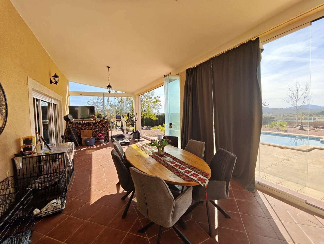 3 soverom Villa til salgs i Sax med svømmebasseng garasje - € 399 995 (Ref: 9383228)