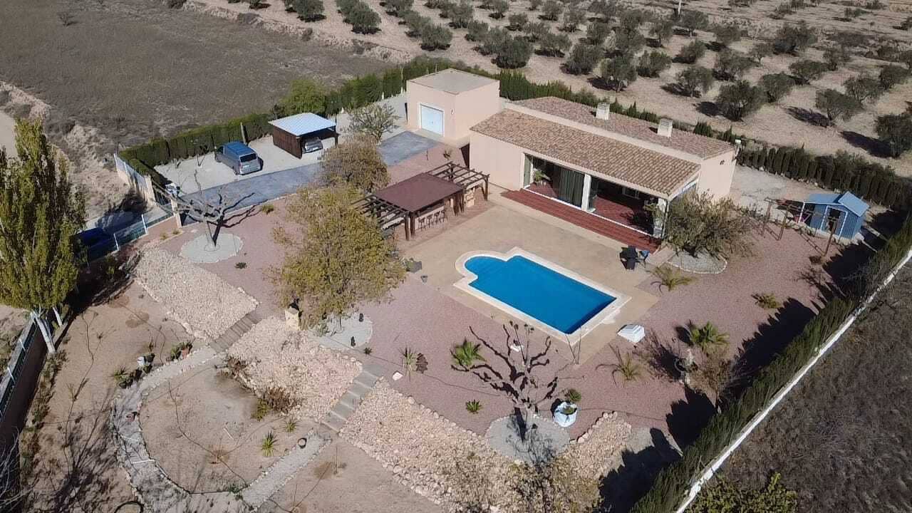 3 soverom Villa til salgs i Sax med svømmebasseng garasje - € 399 995 (Ref: 9383228)