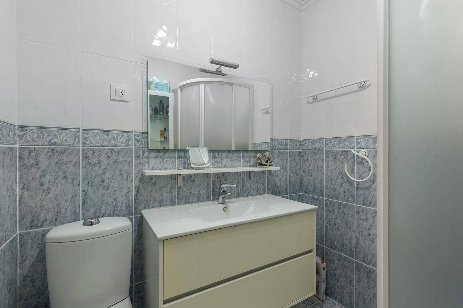 Bungalow de 2 habitaciones en Torrevieja en venta con garaje - 119.900 € (Ref: 9383229)