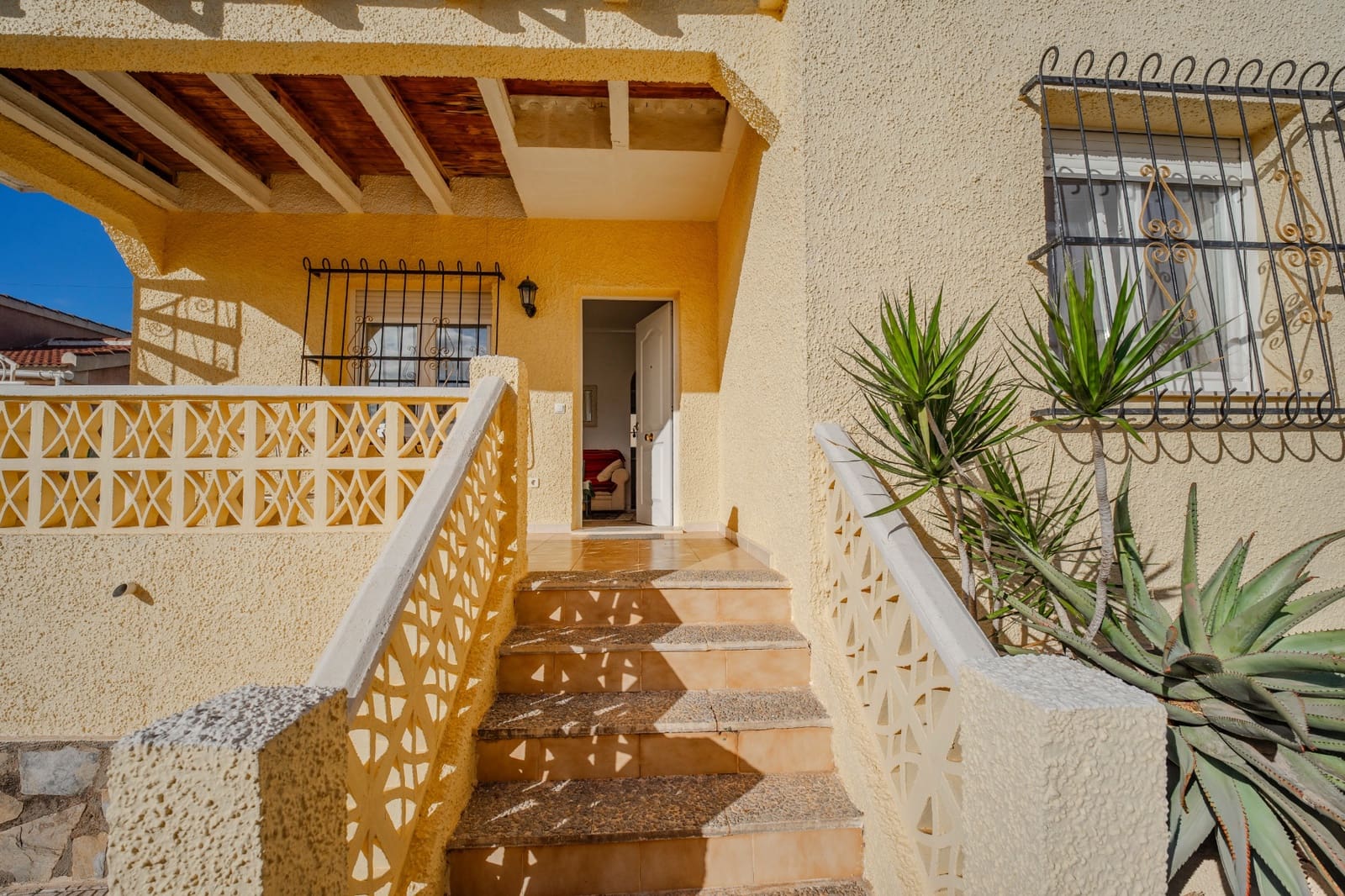 2 bedroom Villa for sale in Ciudad Quesada - € 175,000 (Ref: 9383231)