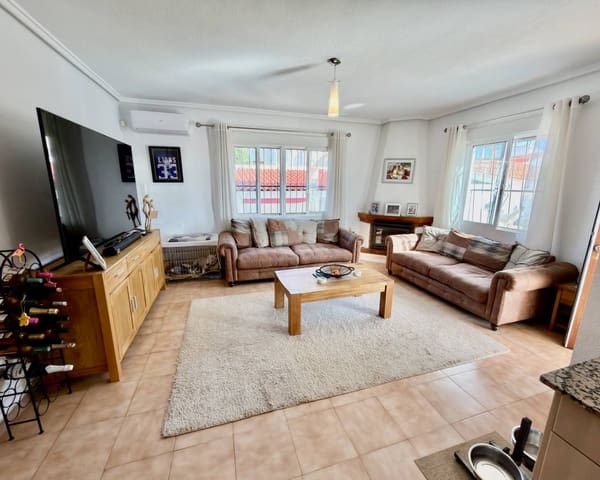 4 makuuhuone Huvila myytävänä paikassa Ciudad Quesada, Rojales mukana uima-altaan 
autotalli - 475 000 € (Ref: 9383232)