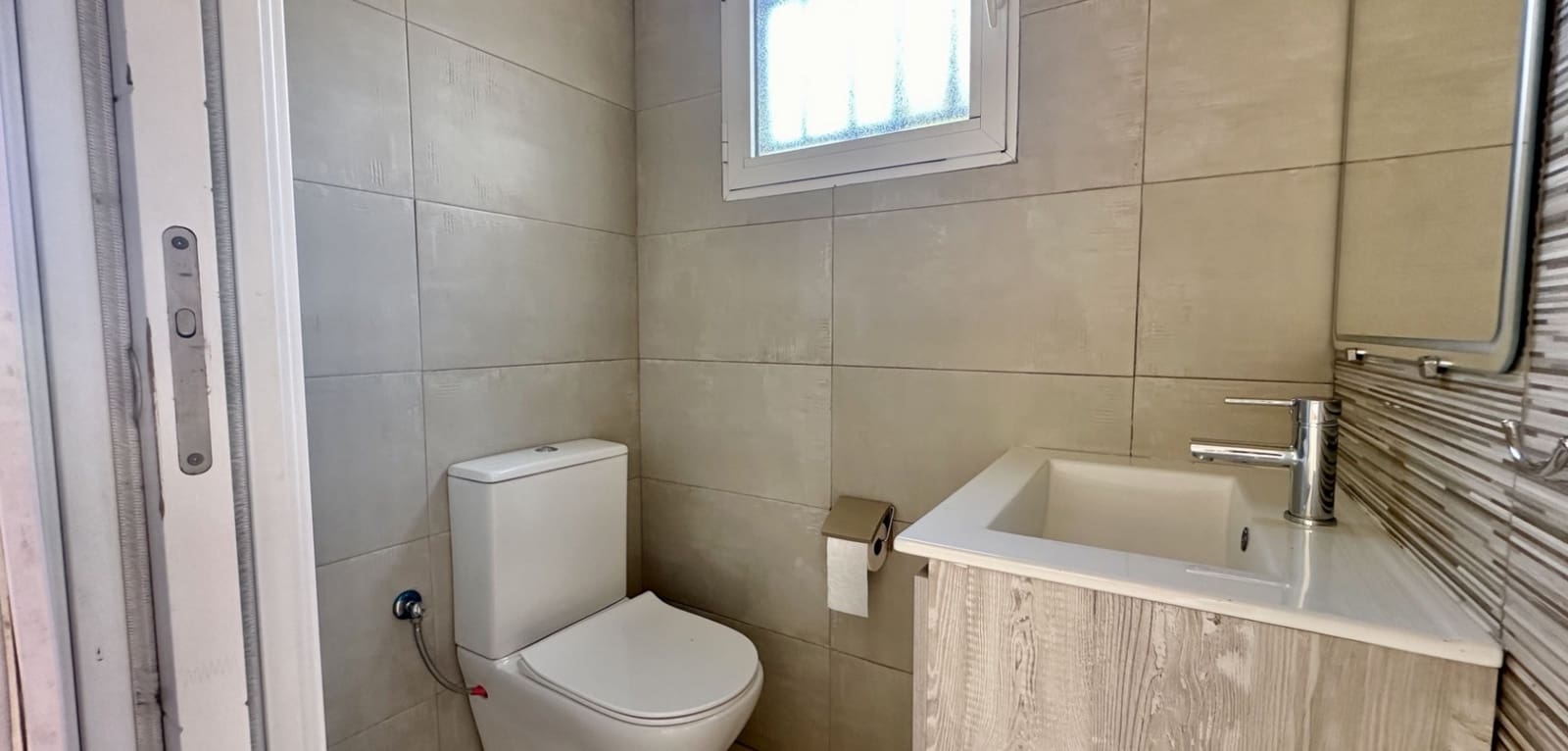 4 bedroom Villa for sale in Orihuela Costa - € 250,000 (Ref: 9386322)