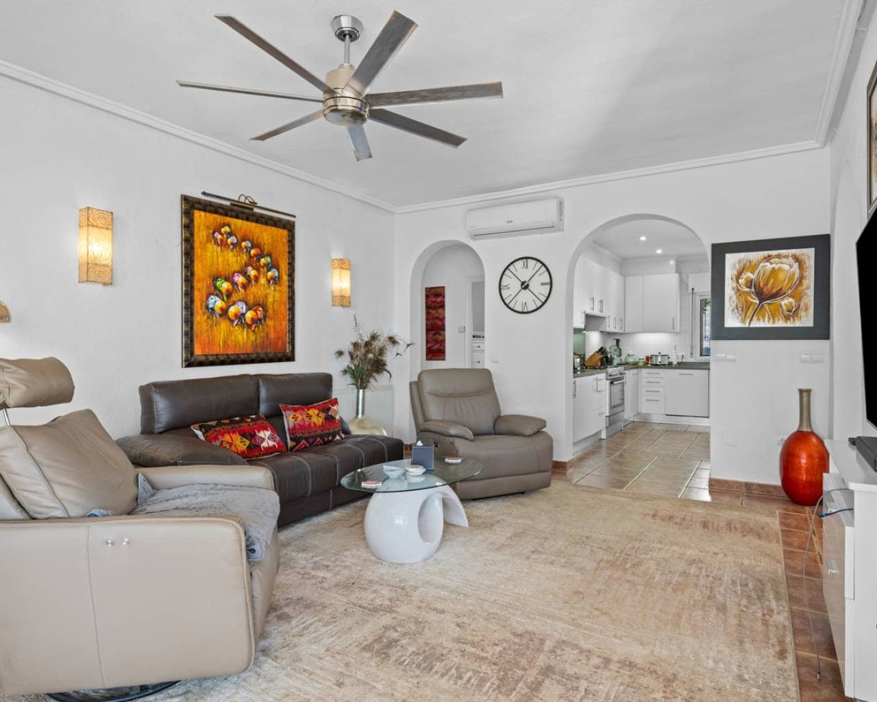 4 makuuhuone Huvila myytävänä paikassa Ciudad Quesada mukana uima-altaan - 650 000 € (Ref: 9386324)