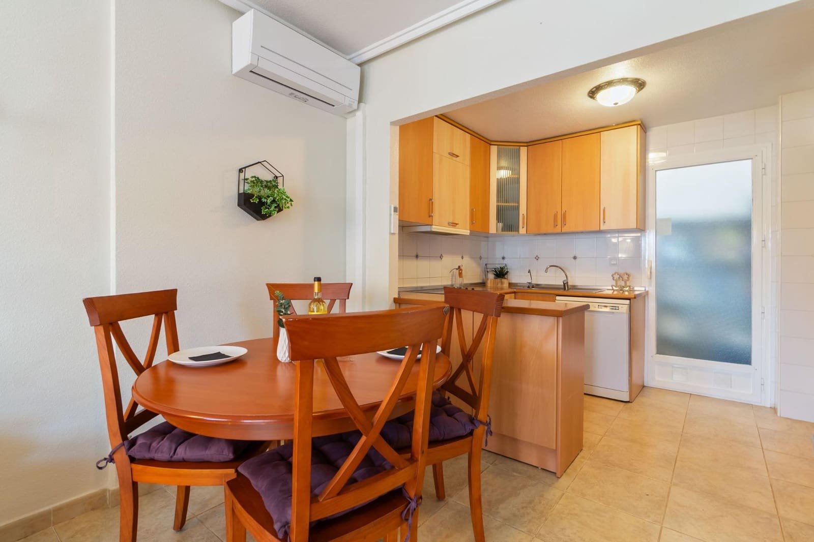 Apartamento de 4 habitaciones en Torrevieja en venta con piscina - 230.000 € (Ref: 9388203)