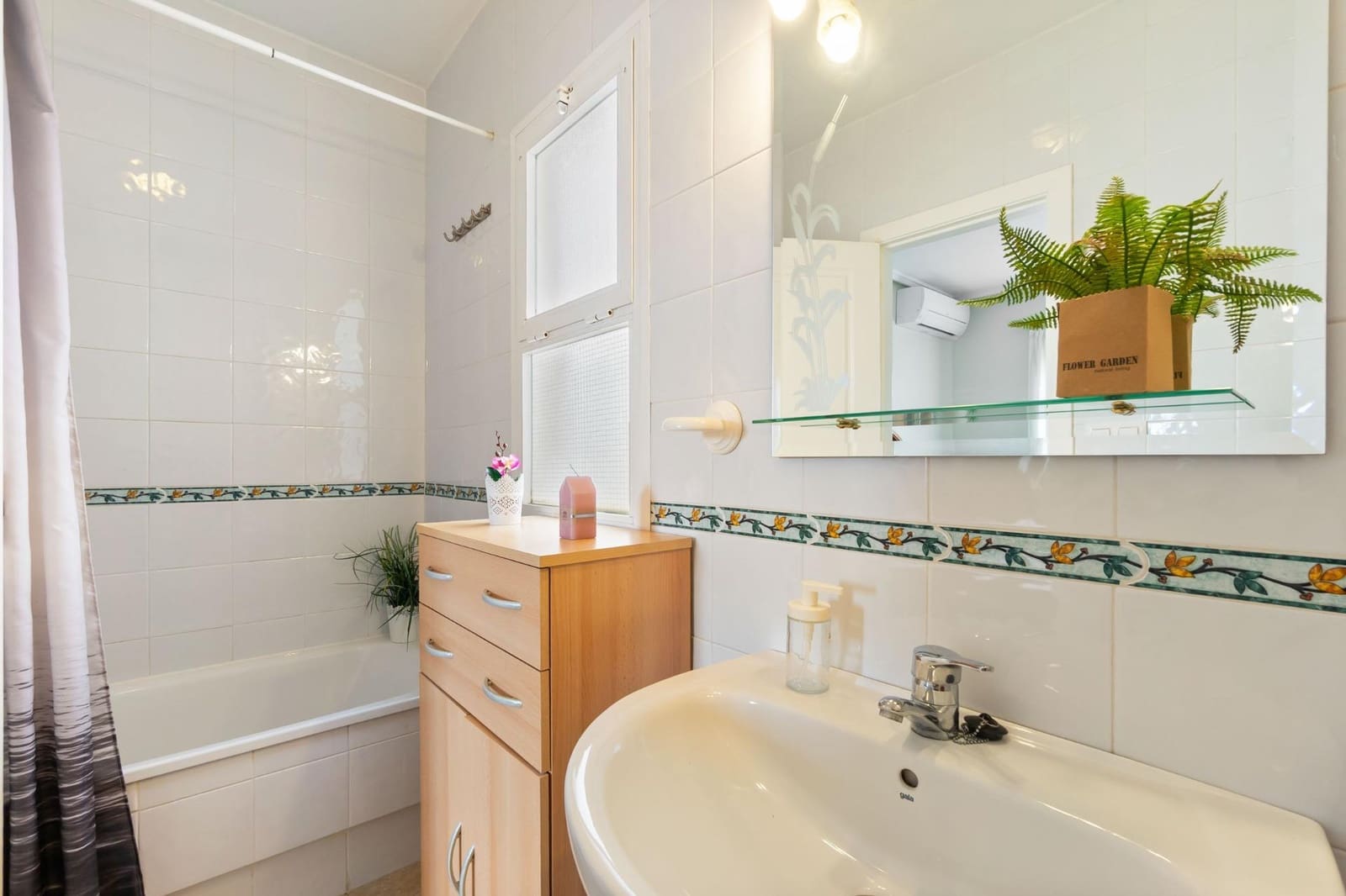 Apartamento de 4 habitaciones en Torrevieja en venta con piscina - 230.000 € (Ref: 9388203)