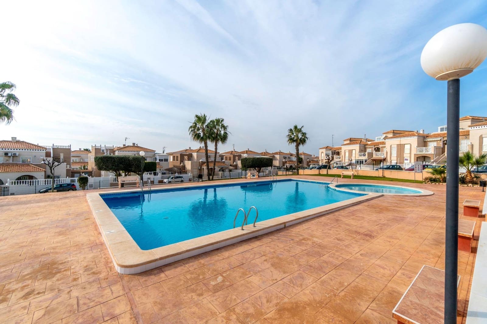 Apartamento de 4 habitaciones en Torrevieja en venta con piscina - 230.000 € (Ref: 9388203)
