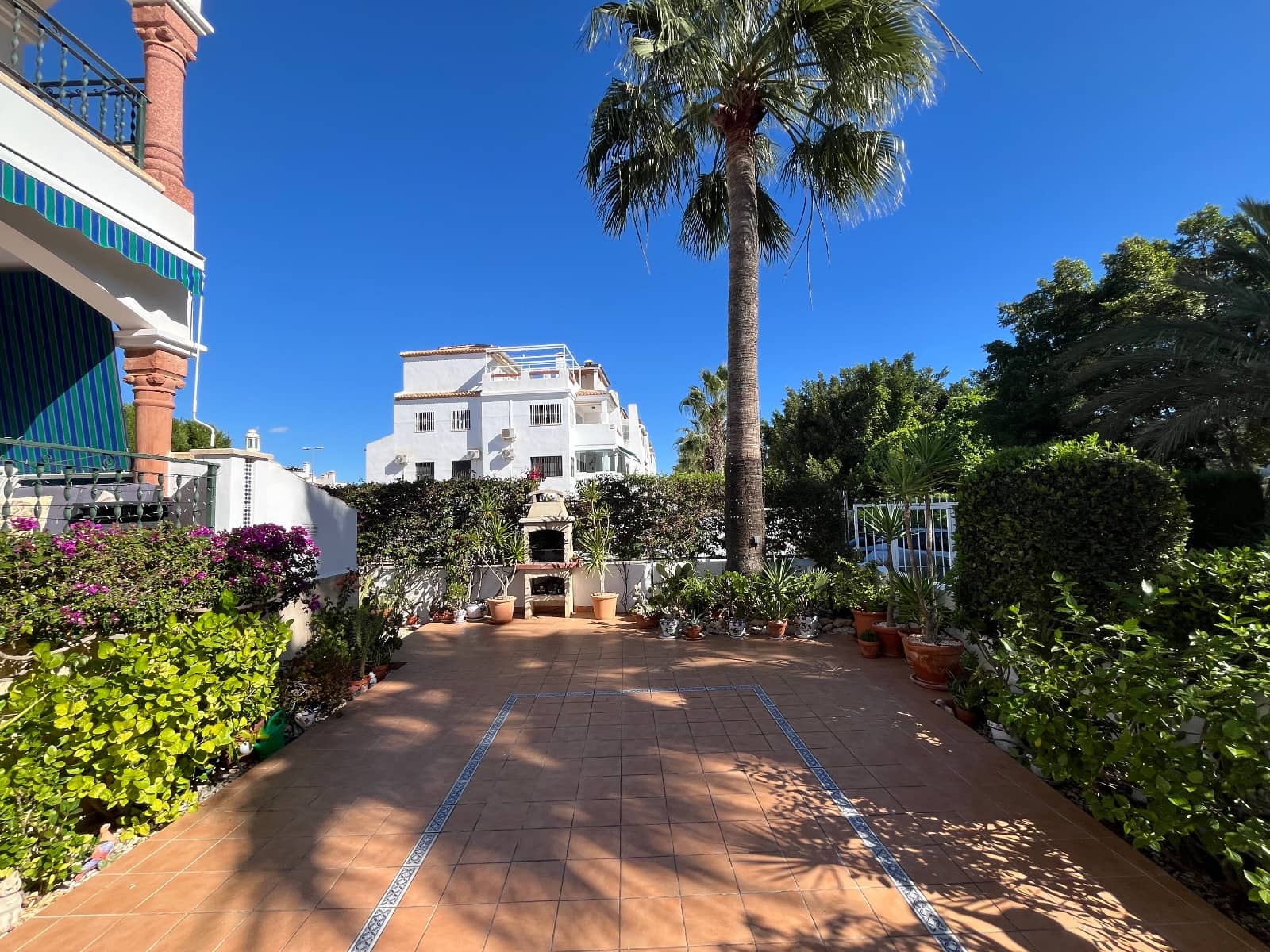 2 bedroom Apartment for sale in Villamartin with pool - € 199,995 (Ref: 9393681)