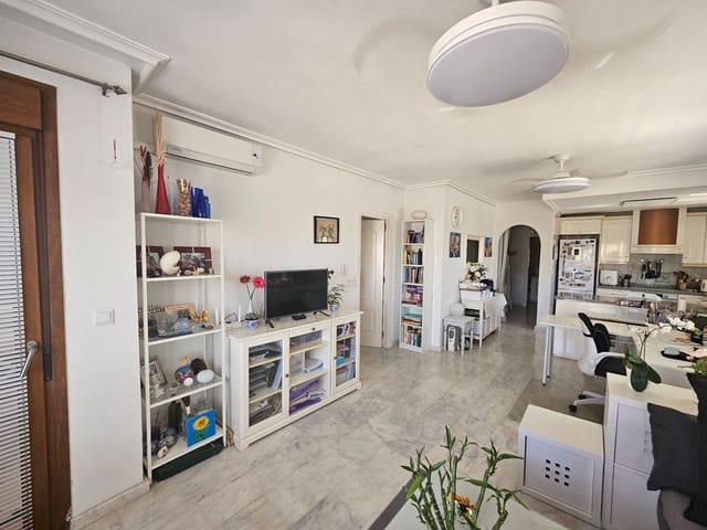 Apartamento de 2 habitaciones en Villamartin, Orihuela en venta con piscina - 179.999 € (Ref: 9393686)