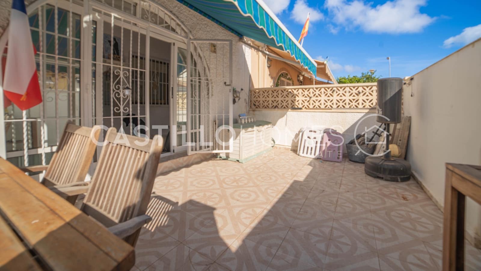 2 makuuhuone Omakotitalo myytävänä paikassa Torrevieja - 134 900 € (Ref: 9396728)