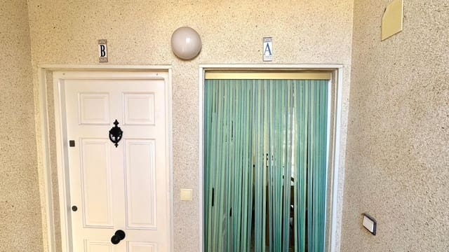 2 quarto Apartamento para venda em Torrevieja com piscina - 139 900 € (Ref: 9396732)