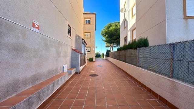 2 quarto Apartamento para venda em Torrevieja com piscina - 139 900 € (Ref: 9396732)