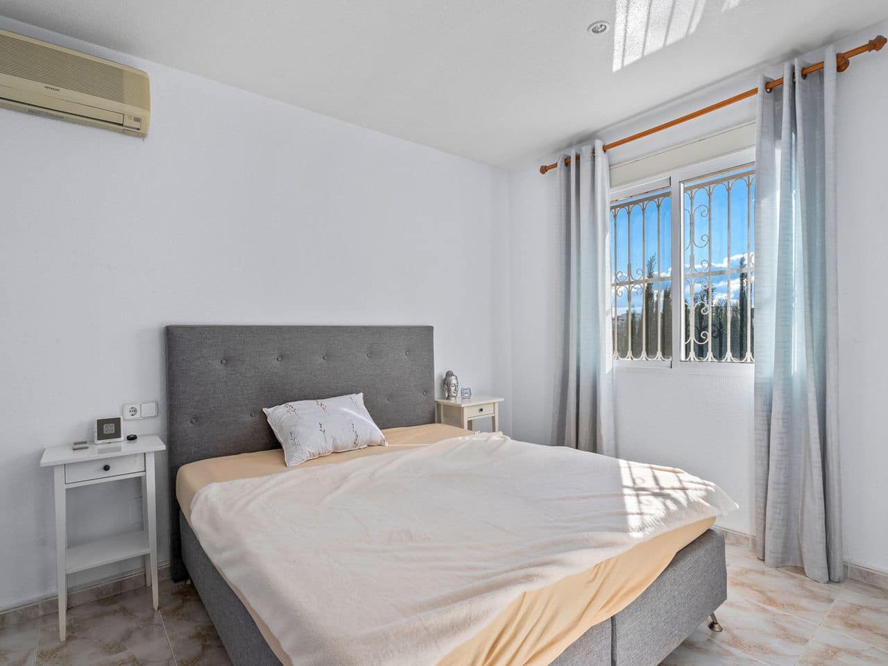 Chalet de 2 habitaciones en Benijófar en venta con piscina garaje - 410.000 € (Ref: 9401036)