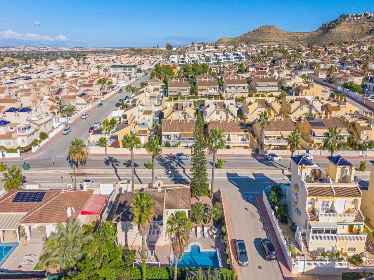 Chalet de 2 habitaciones en Benijófar en venta con piscina garaje - 410.000 € (Ref: 9401036)