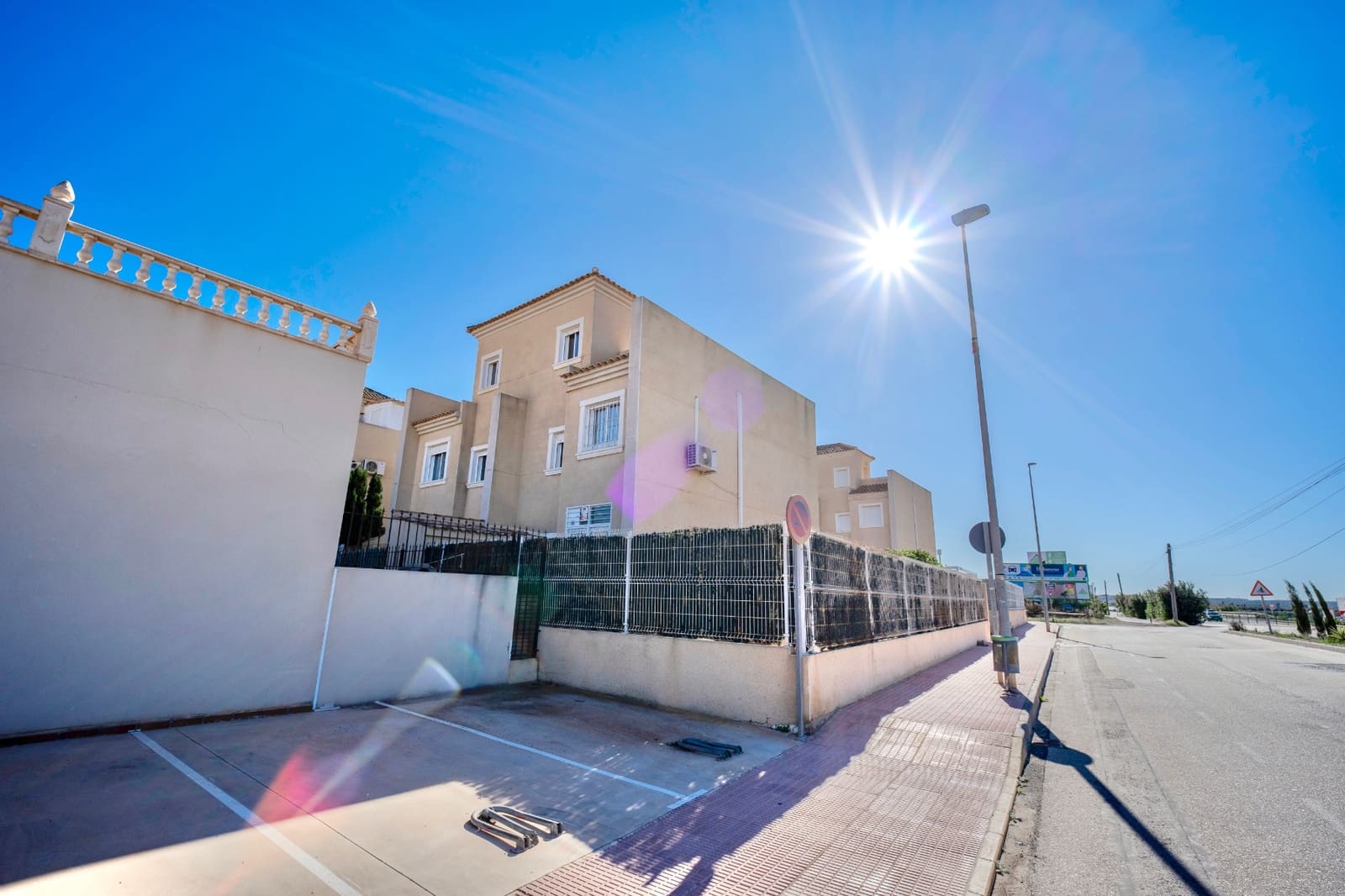 2 slaapkamer Halfvrijstaande villa te koop in Guardamar del Segura - € 249.950 (Ref: 9404658)