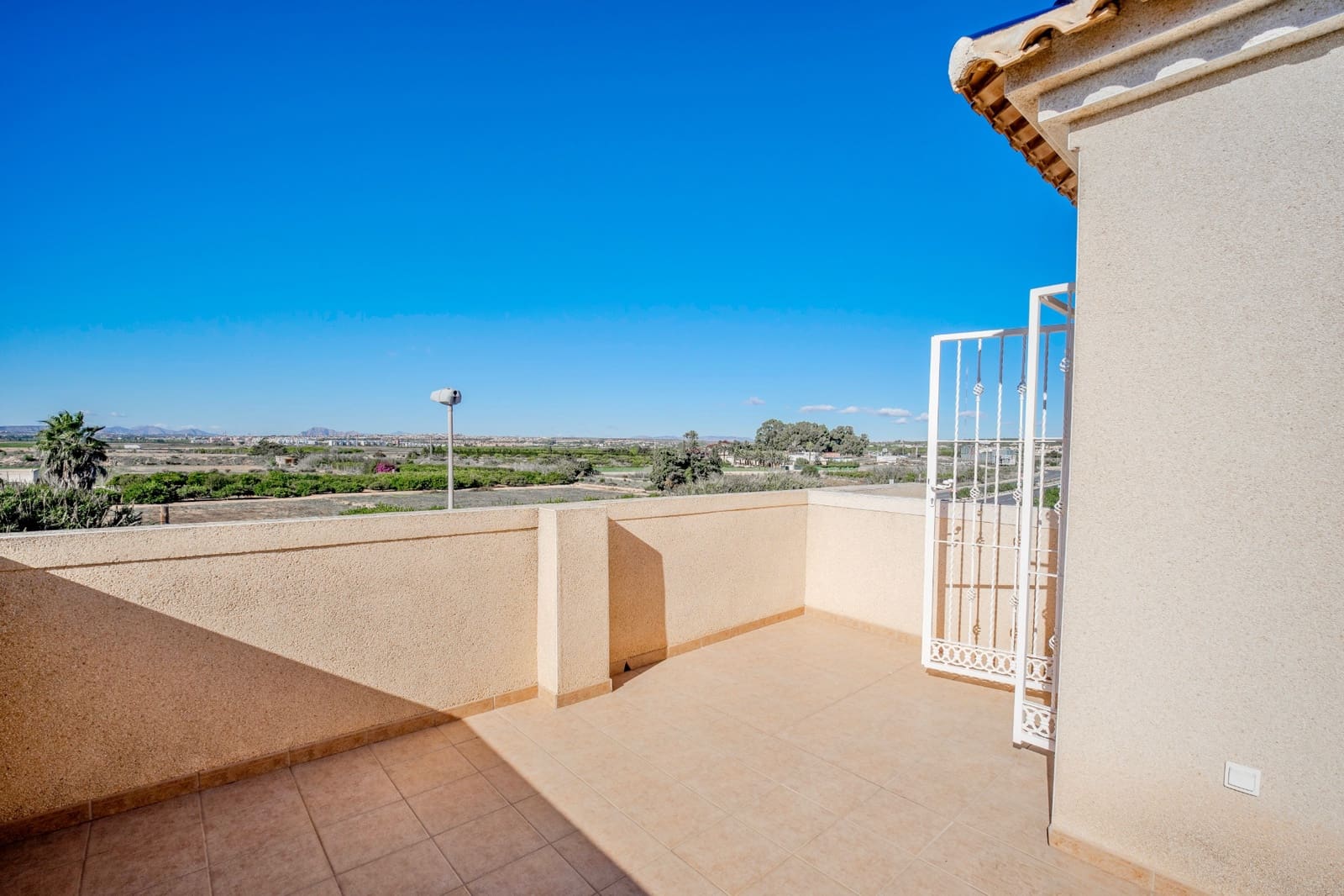 2 slaapkamer Halfvrijstaande villa te koop in Guardamar del Segura - € 249.950 (Ref: 9404658)