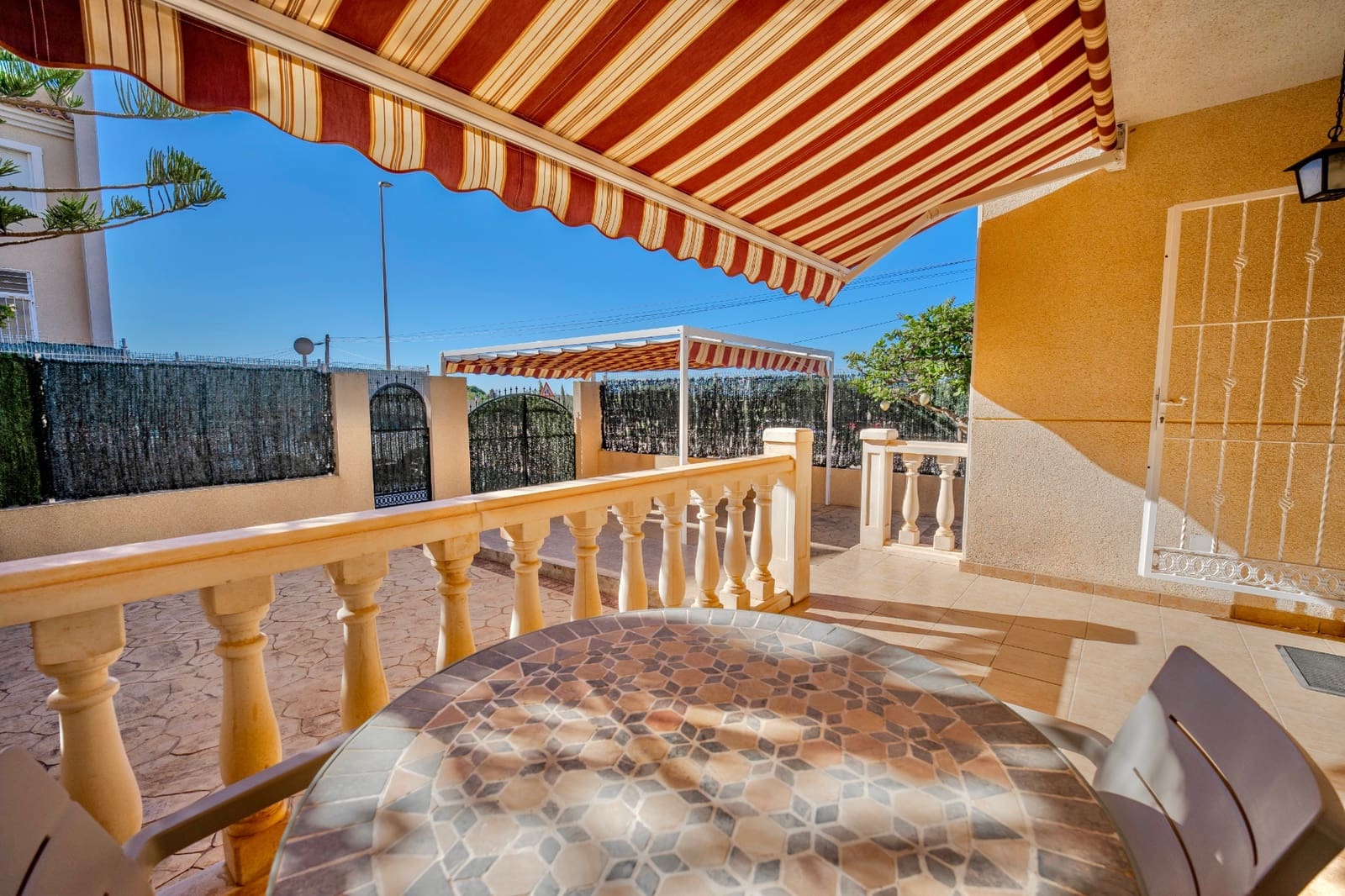 2 slaapkamer Halfvrijstaande villa te koop in Guardamar del Segura - € 249.950 (Ref: 9404658)