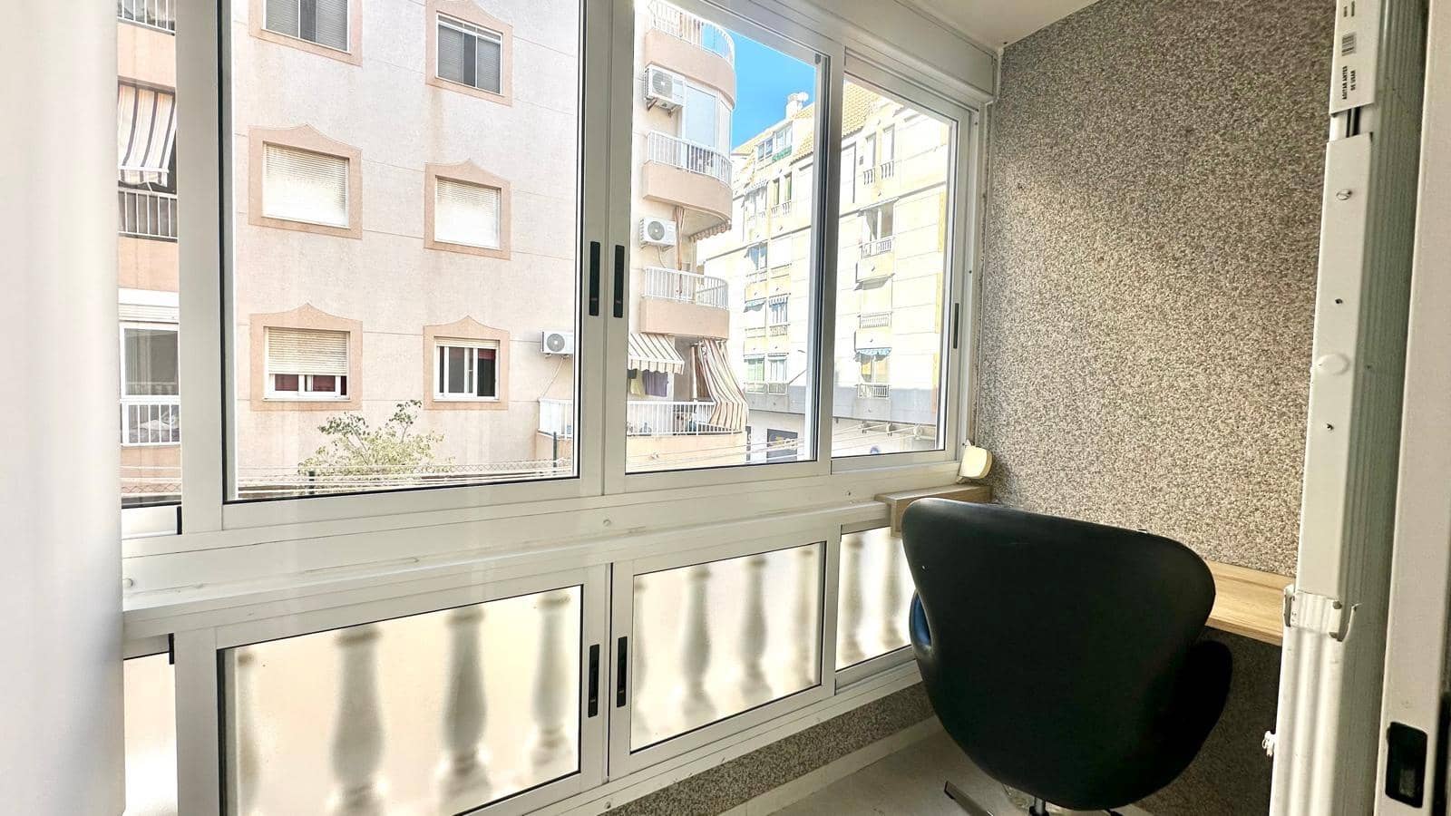Studio til salgs i Torrevieja - € 79 900 (Ref: 9404664)