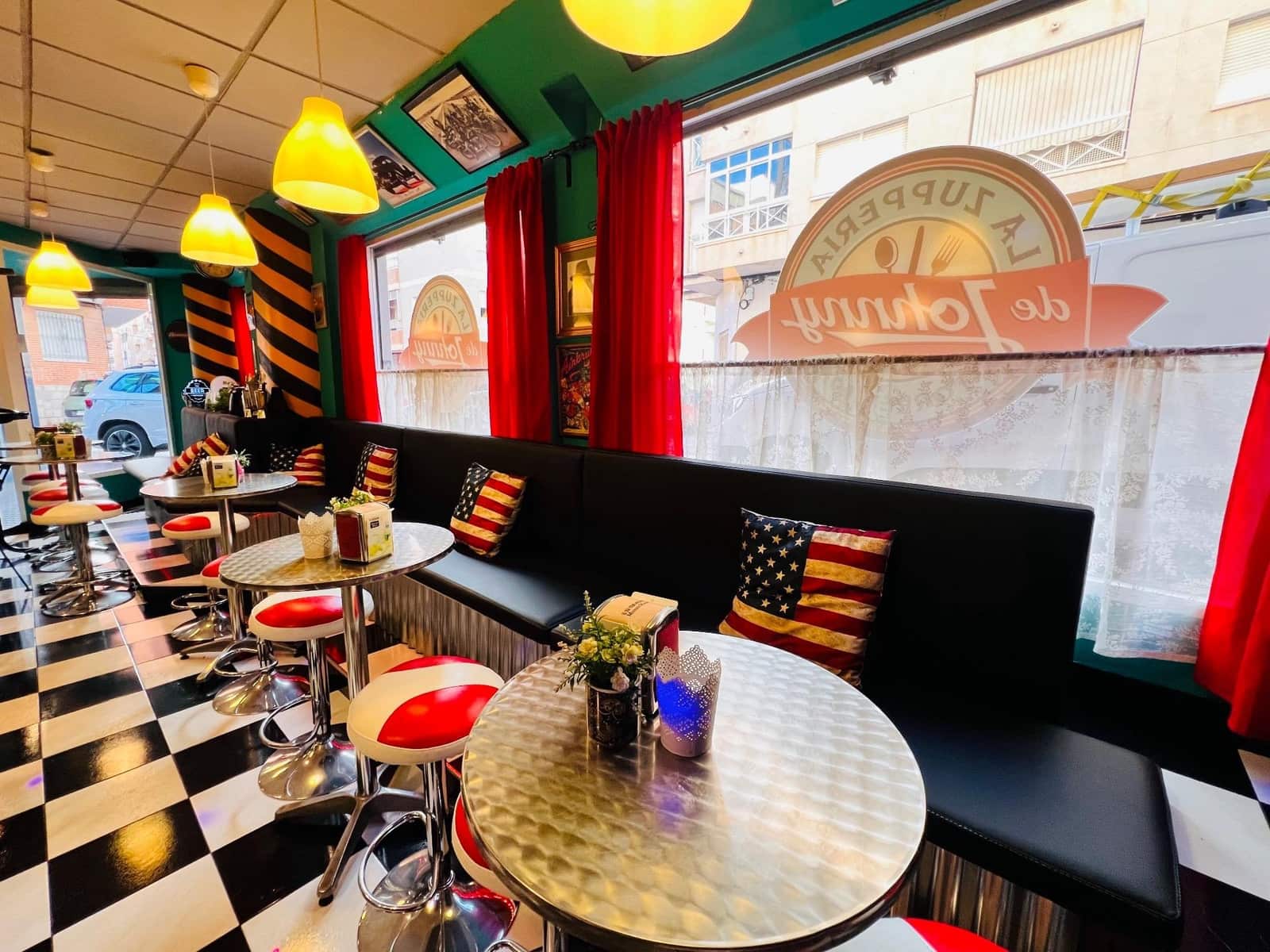 Commercial for sale in Torrevieja - € 210,000 (Ref: 9404666)