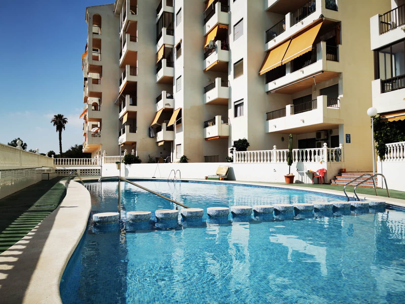 2 bedroom Apartment for sale in Guardamar del Segura with pool - € 165,000 (Ref: 9411331)