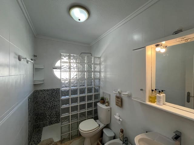 2 sypialnia Bungalow na sprzedaż w Punta Prima, Torrevieja z basenem - 209 999 € (Ref: 9411335)