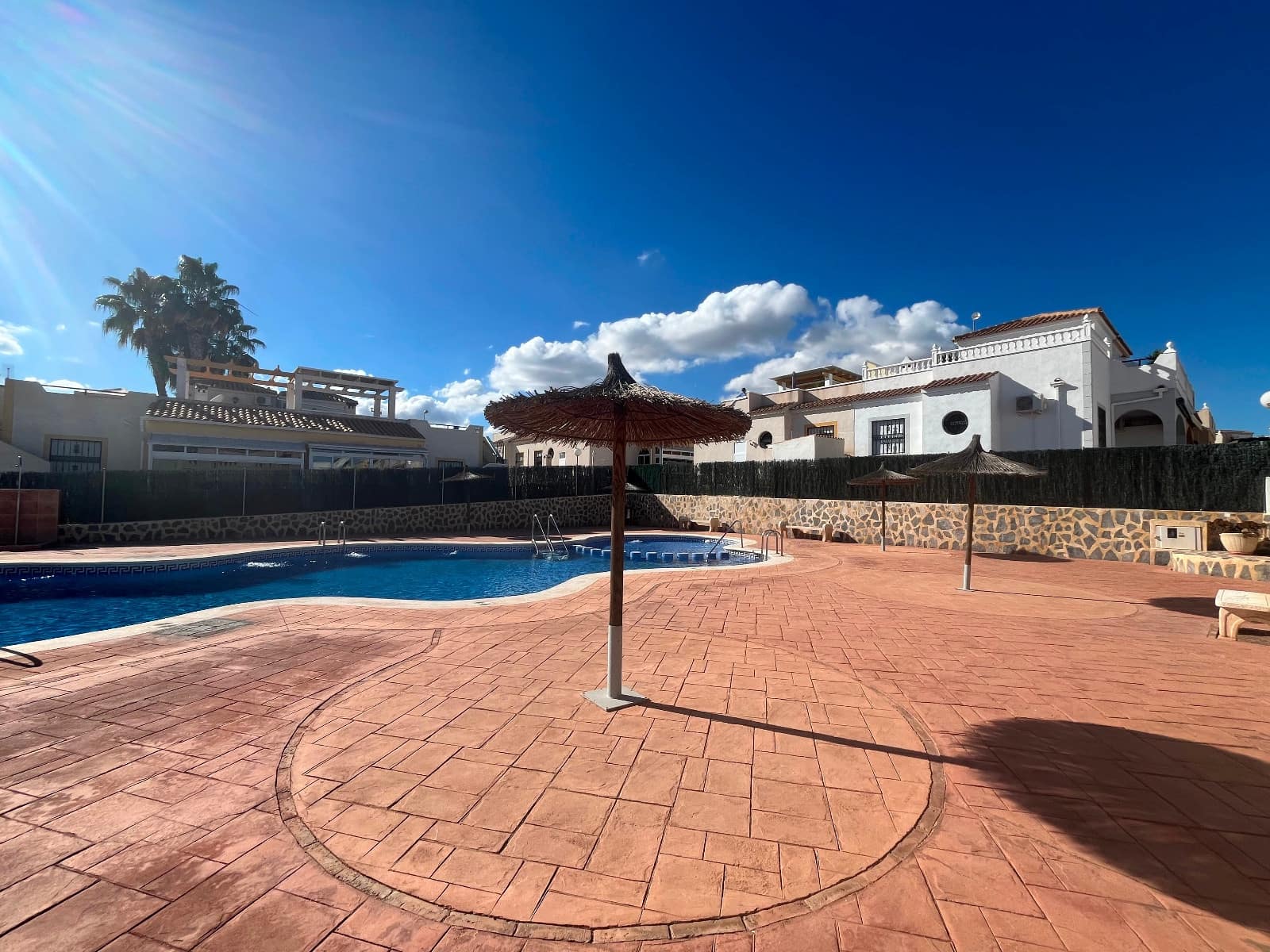 2 sypialnia Bungalow na sprzedaż w Punta Prima z basenem - 209 999 € (Ref: 9411335)