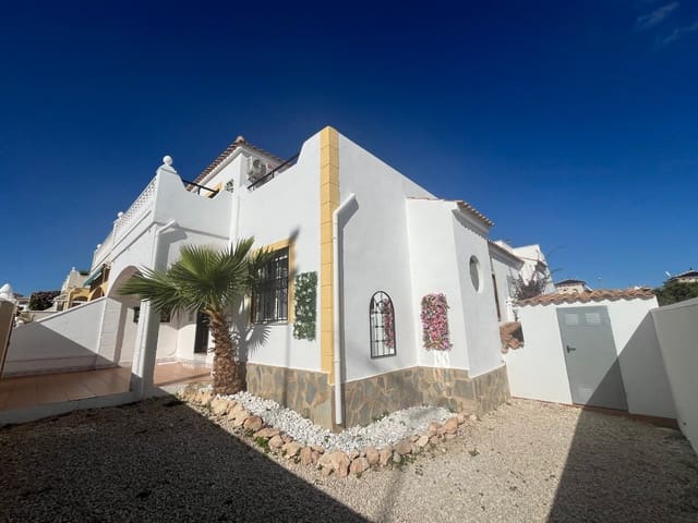 3 soveværelse Byhus til salg i Punta Prima, Torrevieja med swimmingpool - € 249.999 (Ref: 9411339)