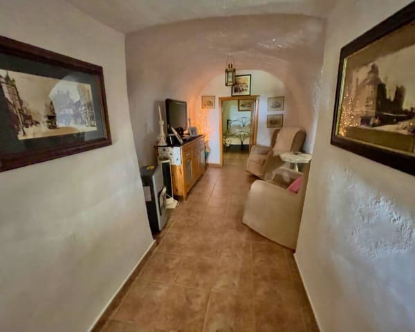 4 bedroom Cave House for sale in Orihuela with pool garage - € 199,995 (Ref: 9427476)