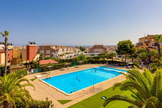 Studio til salg i Torrevieja med swimmingpool - € 99.990 (Ref: 9427484)
