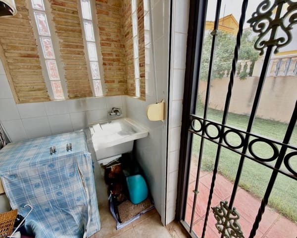 2 slaapkamer Villa te koop in Guardamar del Segura met zwembad garage - € 180.000 (Ref: 9427493)