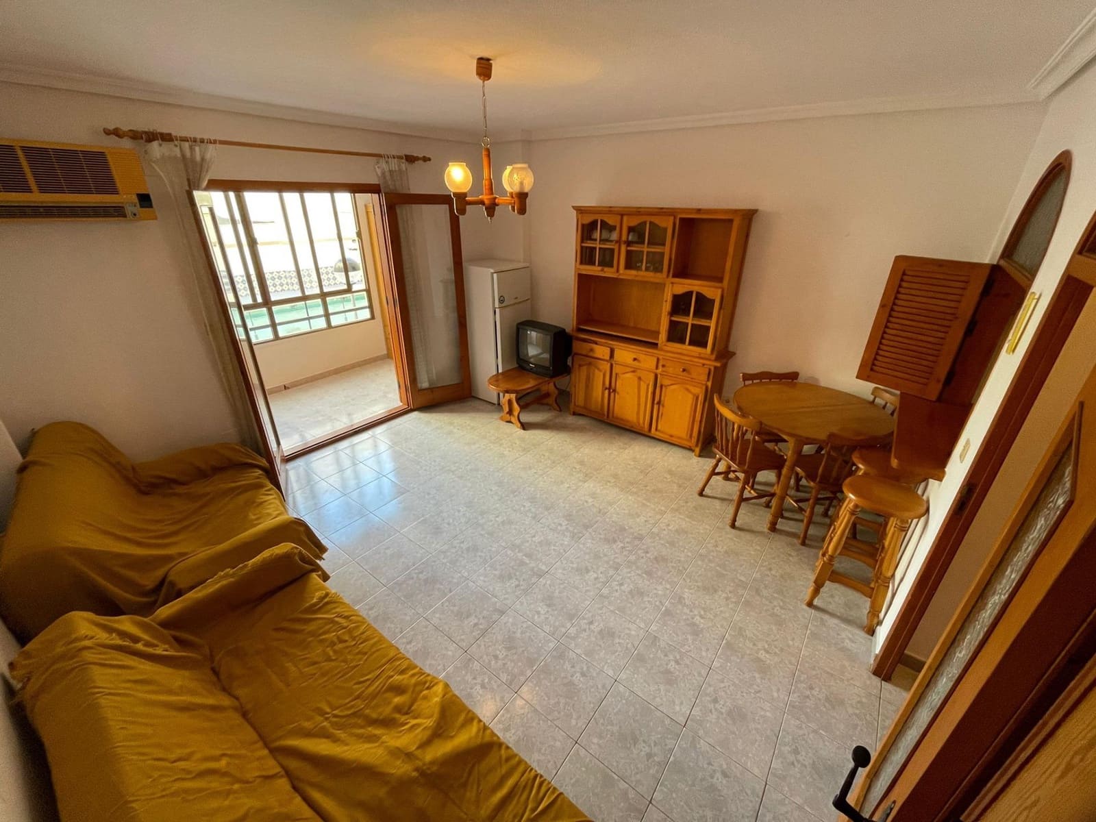 Studio te koop in Torrevieja met zwembad - € 77.260 (Ref: 9427495)