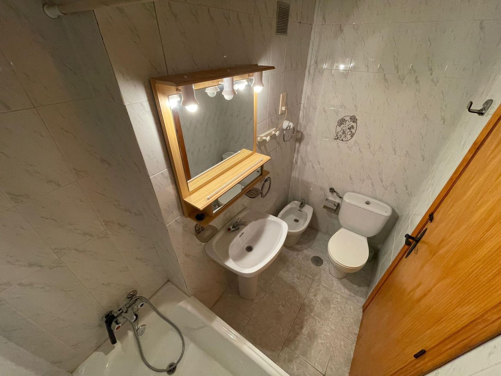 Studio te koop in Torrevieja met zwembad - € 77.260 (Ref: 9427495)