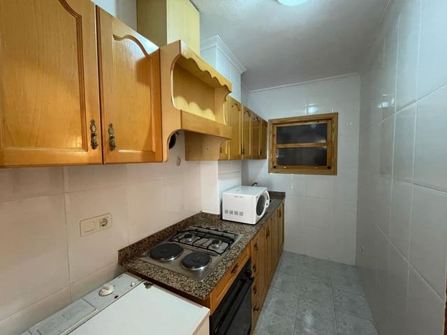 Studio til salg i Torrevieja med swimmingpool - € 77.260 (Ref: 9427495)