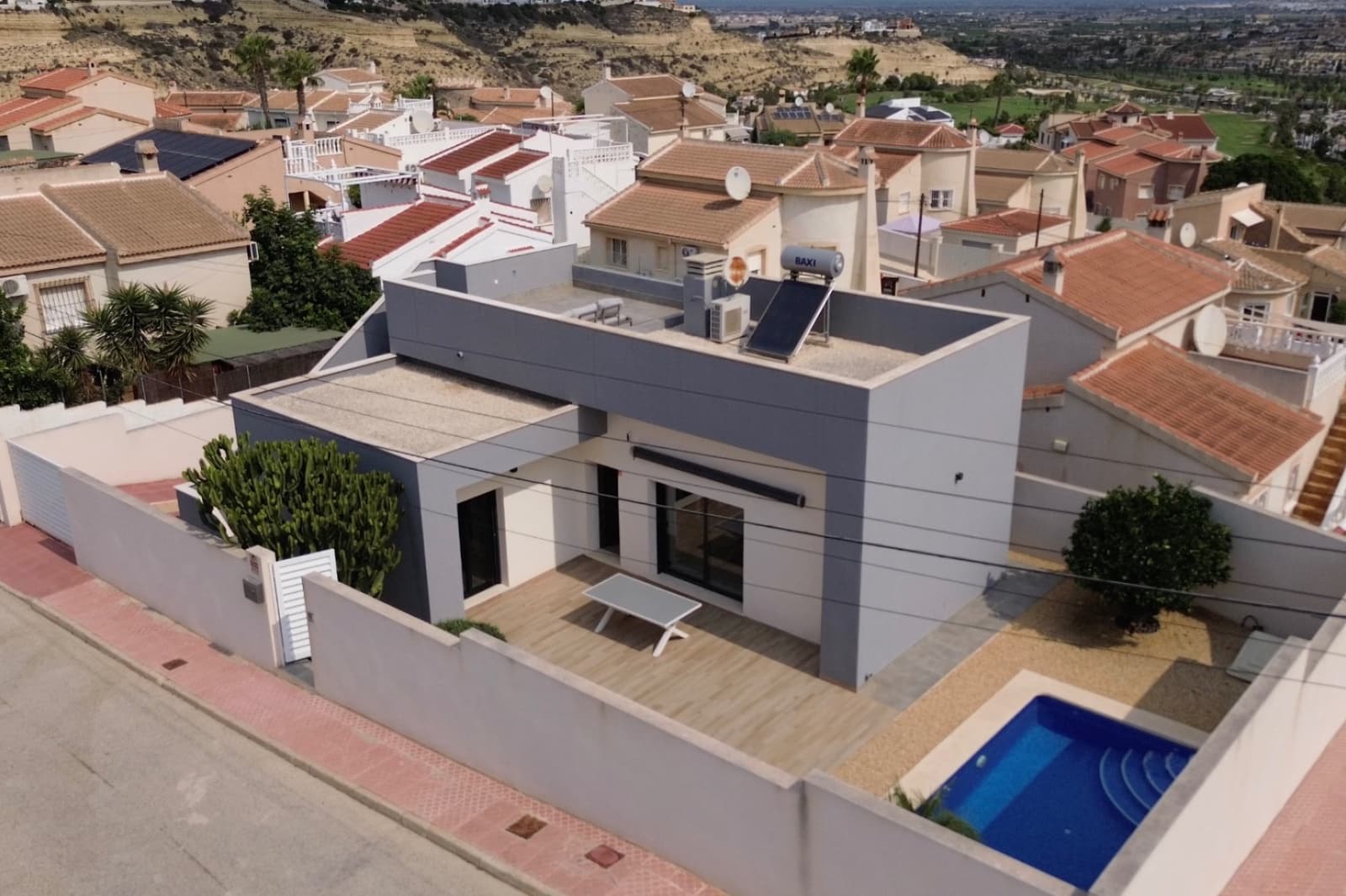 2 bedroom Villa for sale in Ciudad Quesada with pool - € 339,998 (Ref: 9427501)