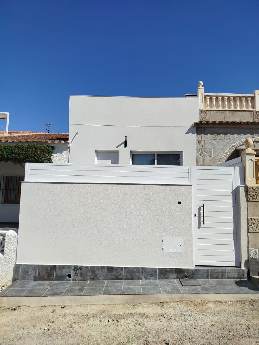 2 quarto Bungalow para venda em Torrevieja - 149 950 € (Ref: 9427505)