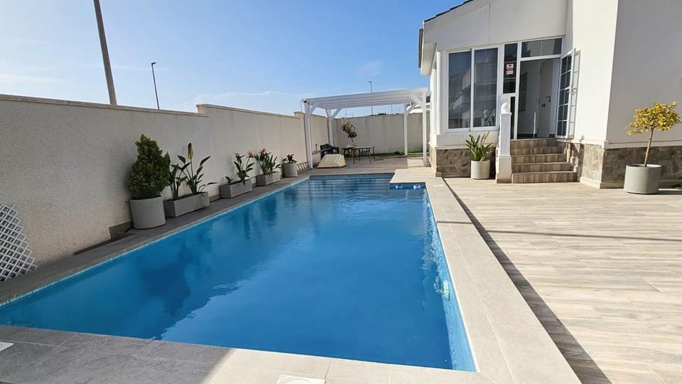 4 sypialnia Willa na sprzedaż w Ciudad Quesada z basenem - 465 000 € (Ref: 9427507)