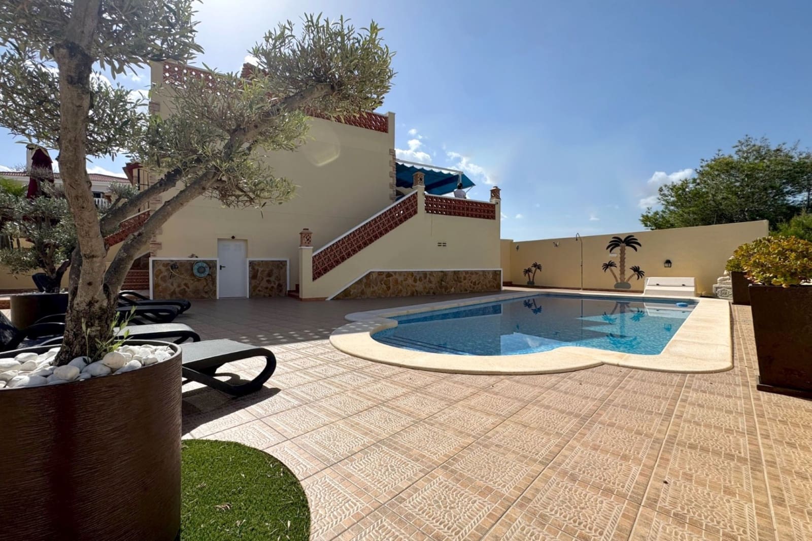 3 bedroom Villa for sale in Ciudad Quesada with pool - € 599,000 (Ref: 9427510)