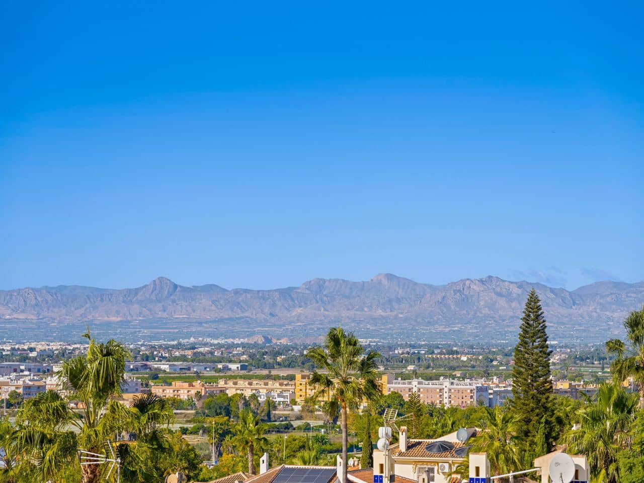 3 soveværelse Semi-Rækkehus til salg i Benijofar med swimmingpool garage - € 269.000 (Ref: 9431803)