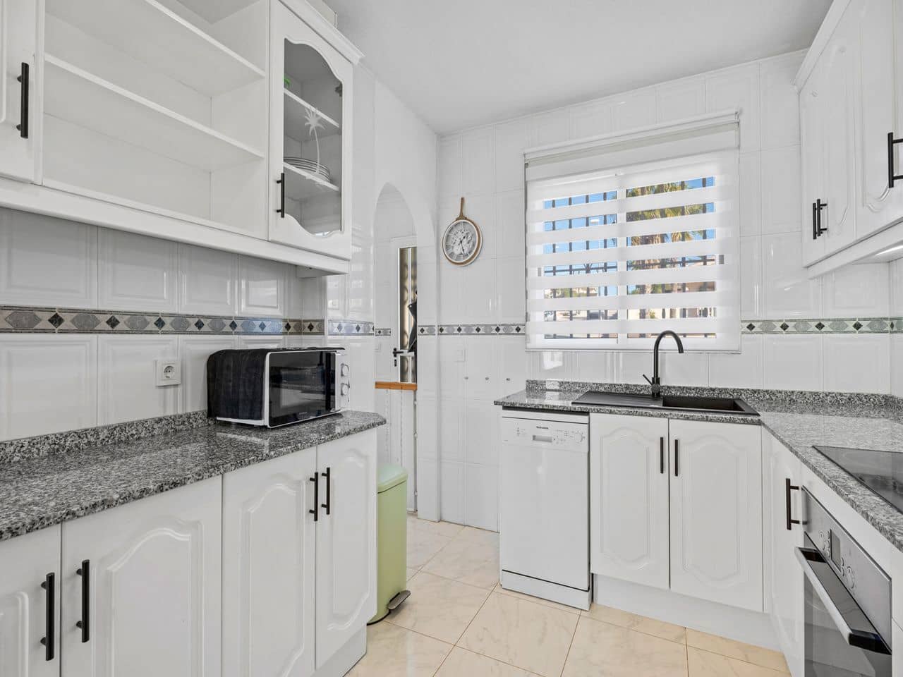 3 soveværelse Semi-Rækkehus til salg i Benijofar med swimmingpool garage - € 269.000 (Ref: 9431803)