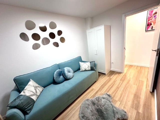 Apartamento de 2 habitaciones en Torrevieja en venta - 140.000 € (Ref: 9431810)