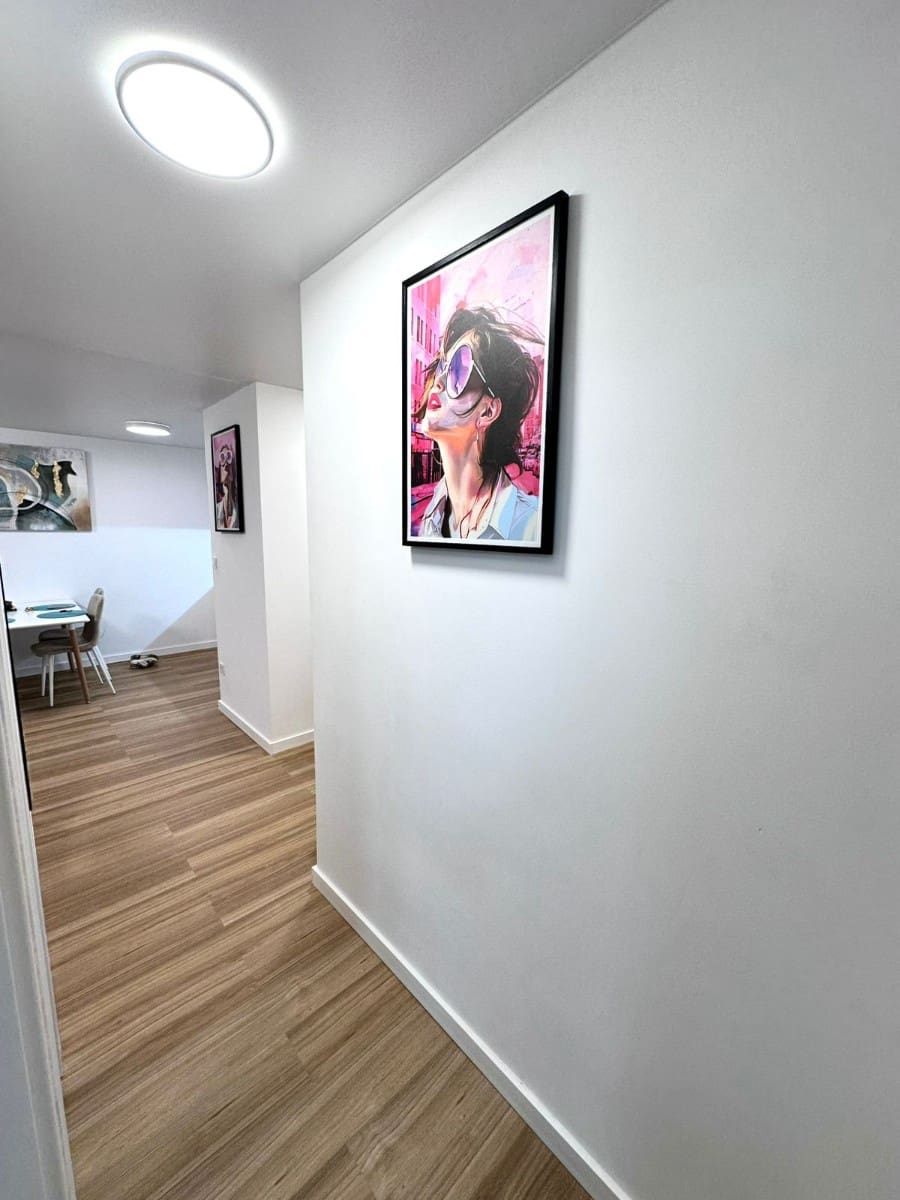 Apartamento de 2 habitaciones en Torrevieja en venta - 140.000 € (Ref: 9431810)