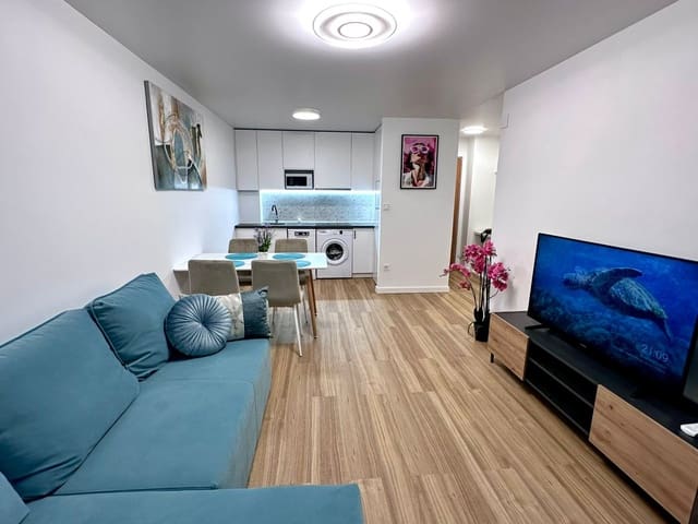 Apartamento de 2 habitaciones en Torrevieja en venta - 140.000 € (Ref: 9431810)