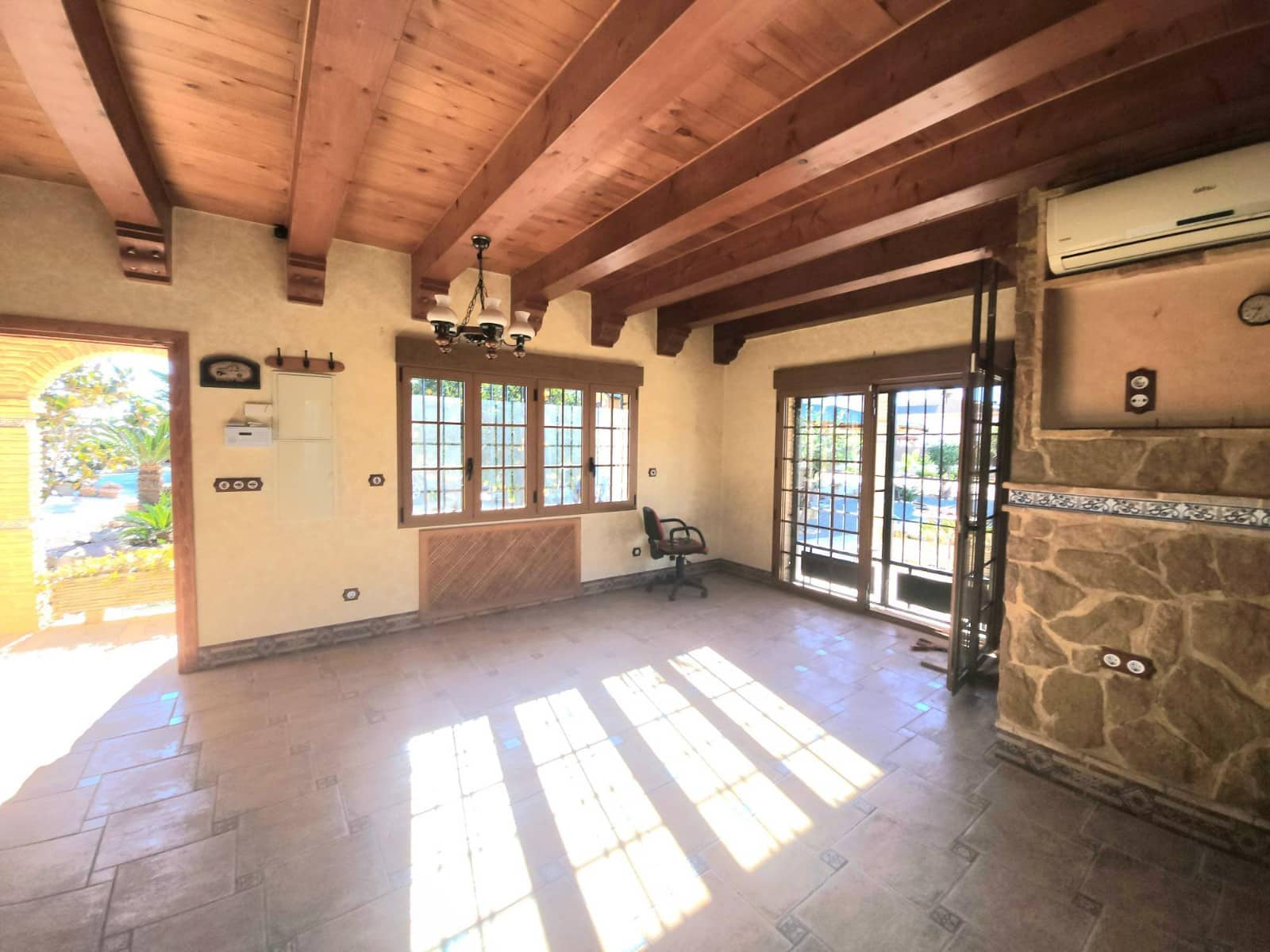 5 sypialnia Willa na sprzedaż w Catral z basenem garażem - 620 000 € (Ref: 9432020)