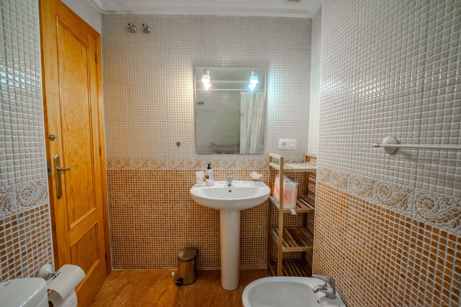 2 bedroom Apartment for sale in Torrevieja with pool garage - € 142,000 (Ref: 9436250)