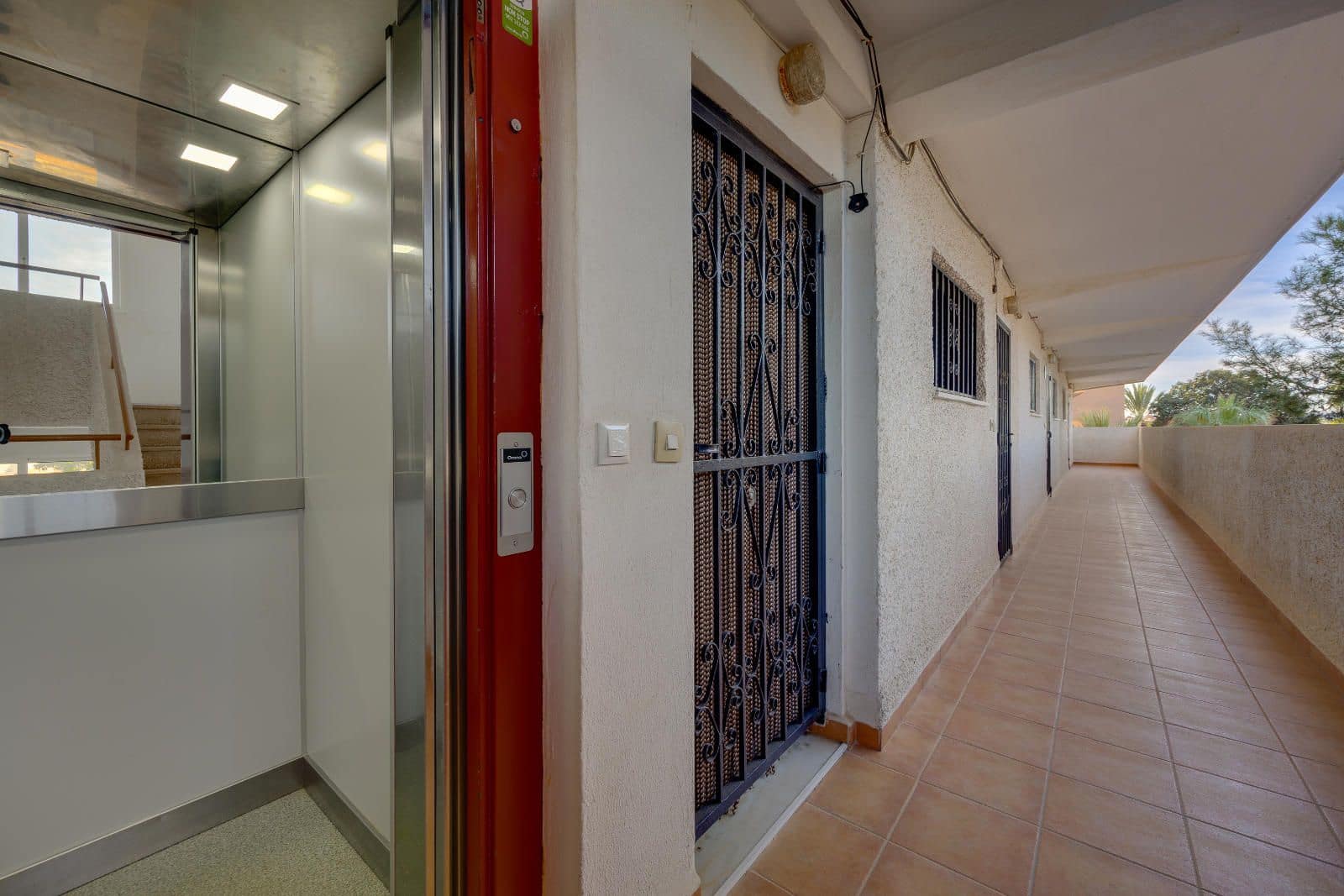 Apartamento de 2 habitaciones en Guardamar del Segura en venta - 155.000 € (Ref: 9450684)