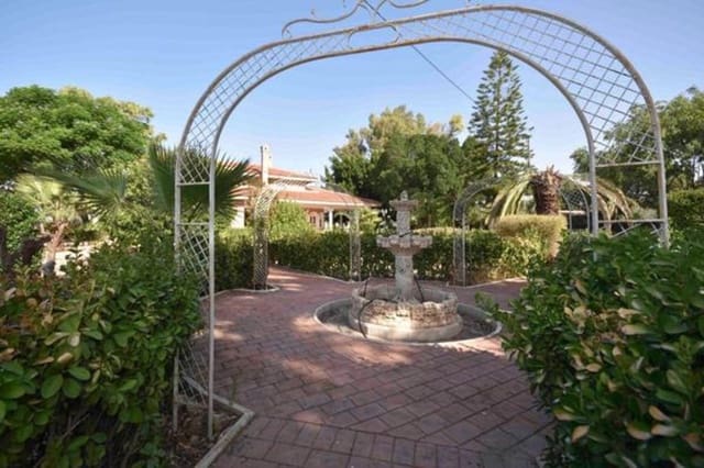 7 slaapkamer Villa te koop in Callosa de Segura met zwembad - € 530.300 (Ref: 9464983)