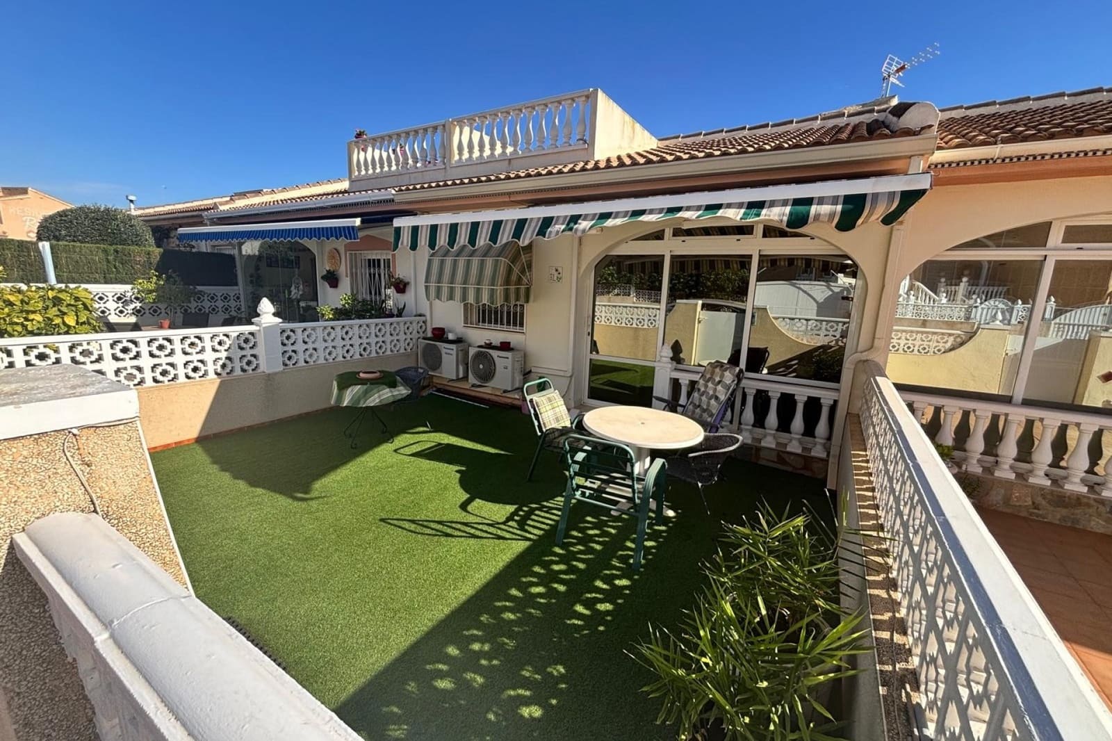 2 sovrum Bungalow till salu i Ciudad Quesada med pool - 139 995 € (Ref: 9465944)