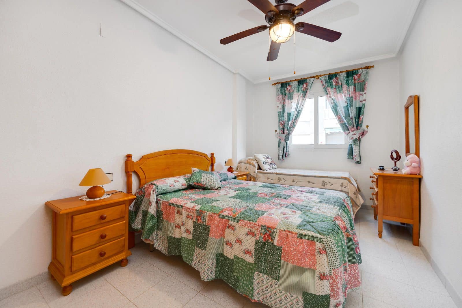 2 bedroom Apartment for sale in Torrevieja with pool - € 149,969 (Ref: 9470152)