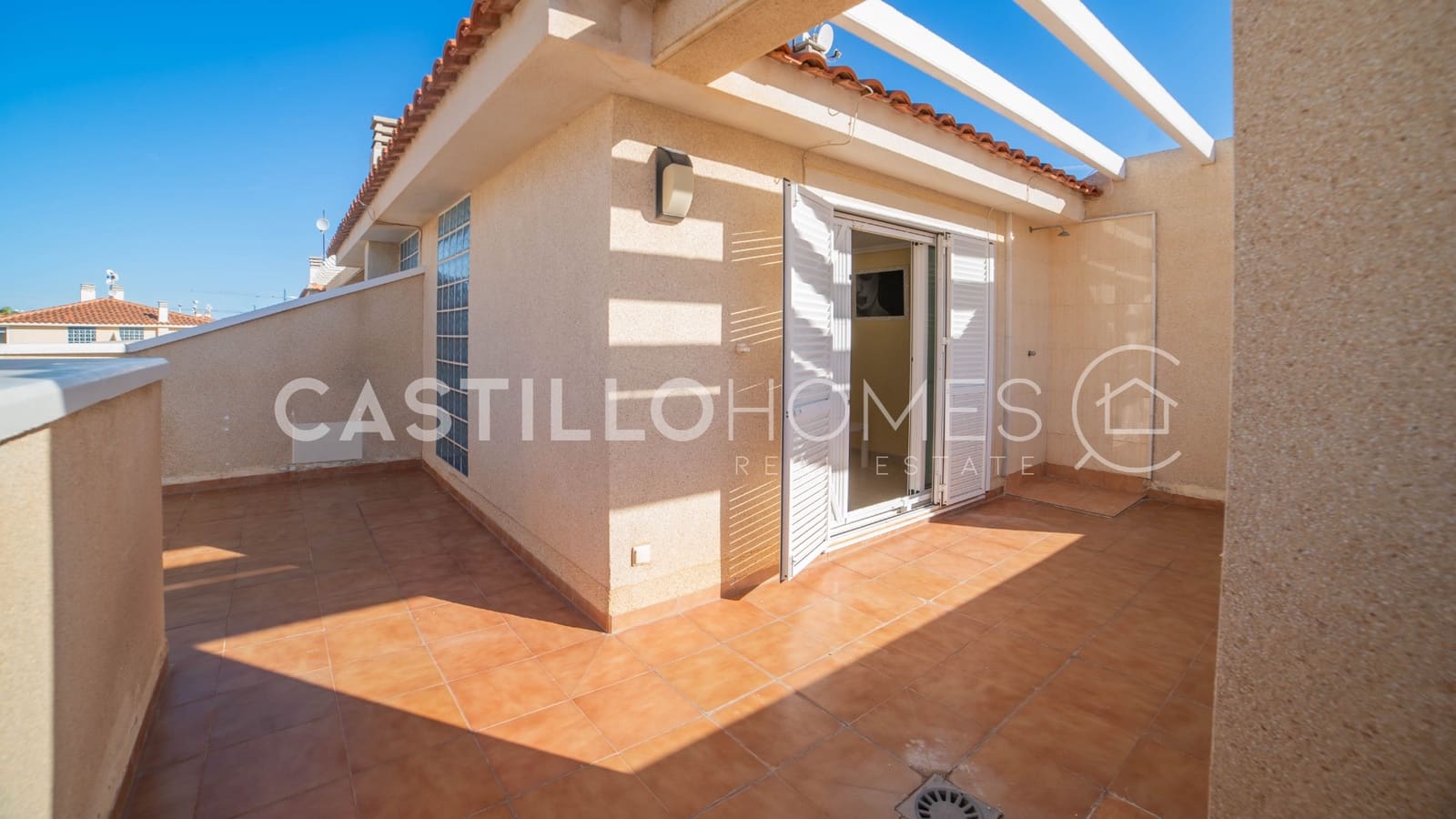 2 makuuhuone Omakotitalo myytävänä paikassa Orihuela Costa mukana uima-altaan - 265 000 € (Ref: 9475592)