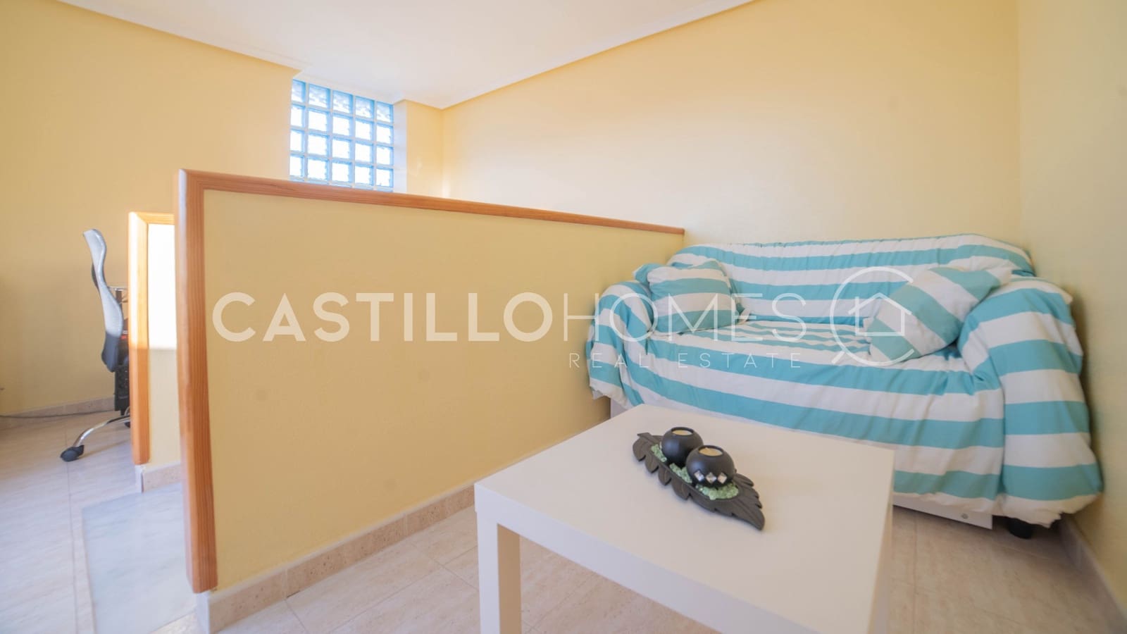 2 makuuhuone Omakotitalo myytävänä paikassa Orihuela Costa mukana uima-altaan - 265 000 € (Ref: 9475592)