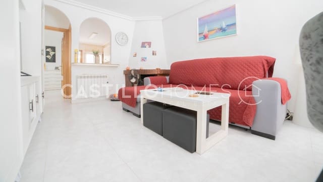 2 makuuhuone Omakotitalo myytävänä paikassa Torrevieja - 165 000 € (Ref: 9475599)